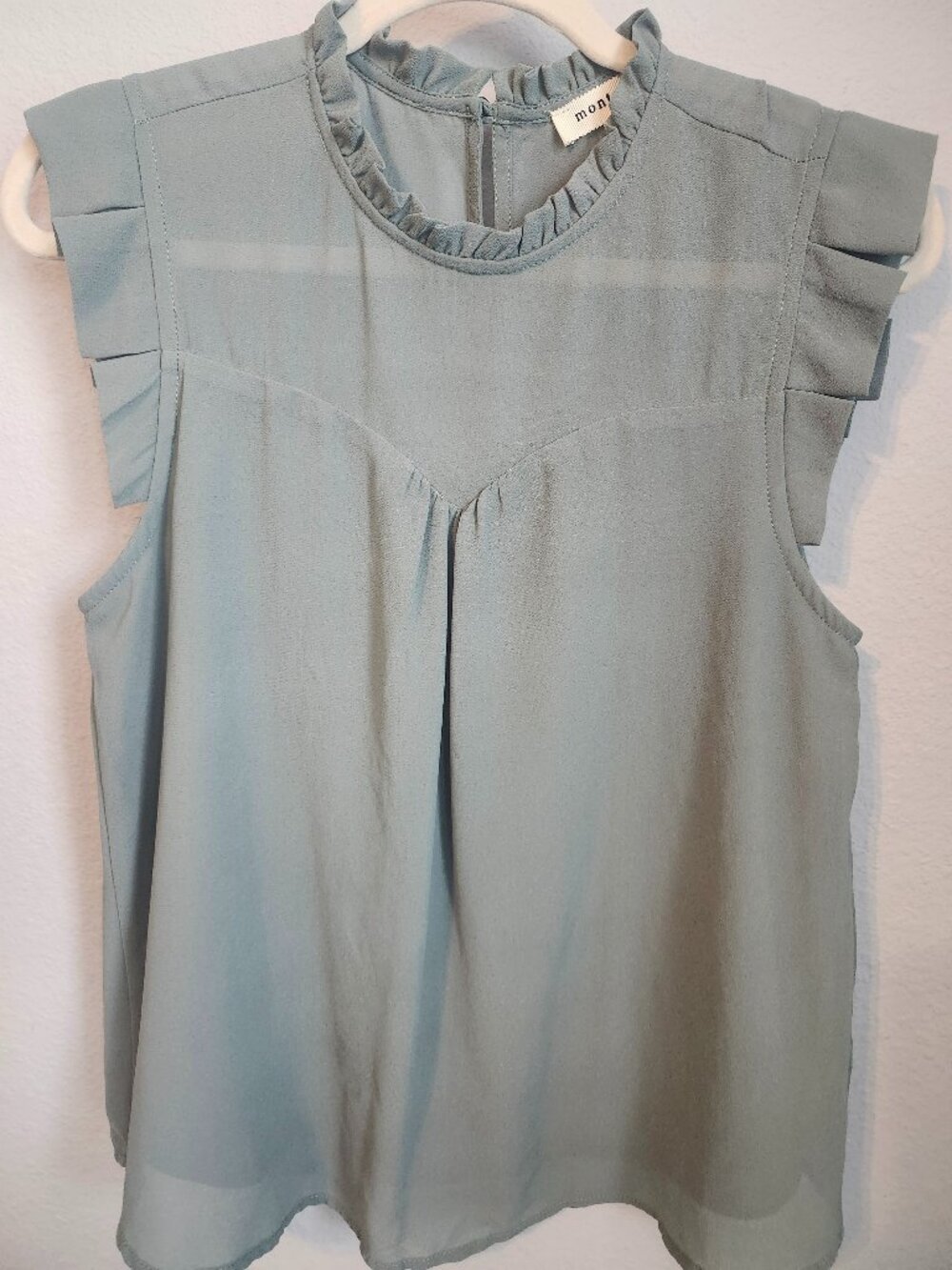 Monteau Sage Green Ruffle Sleeveless Blouse Size Large